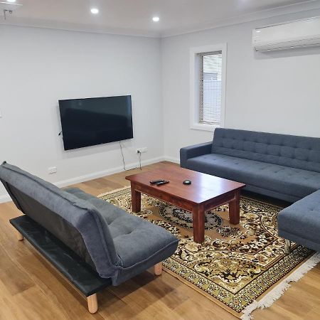 Brand New Home - Central Masterton Extérieur photo