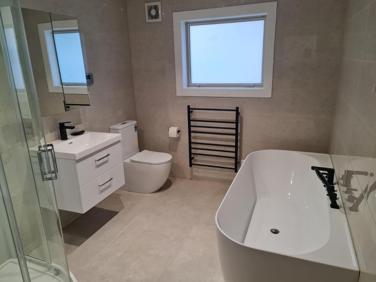 Brand New Home - Central Masterton Extérieur photo