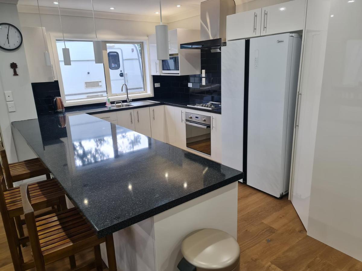 Brand New Home - Central Masterton Extérieur photo