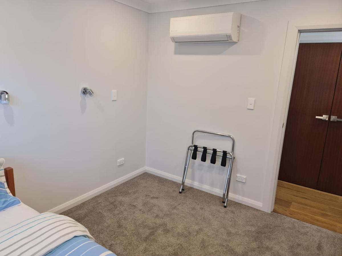Brand New Home - Central Masterton Extérieur photo